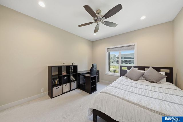 9333 Blackwood Avenue, Lincoln, NE 68526