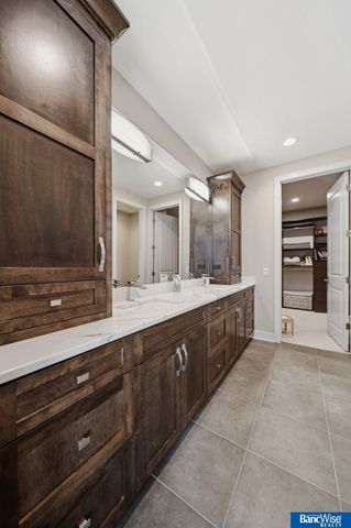 9333 Blackwood Avenue, Lincoln, NE 68526