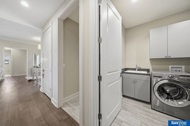 9333 Blackwood Avenue, Lincoln, NE 68526