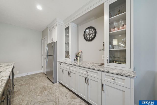 9333 Blackwood Avenue, Lincoln, NE 68526