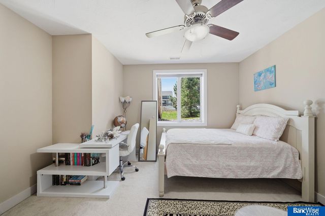 9333 Blackwood Avenue, Lincoln, NE 68526