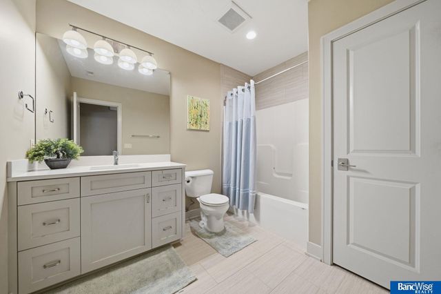 9333 Blackwood Avenue, Lincoln, NE 68526