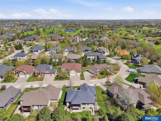 9333 Blackwood Avenue, Lincoln, NE 68526