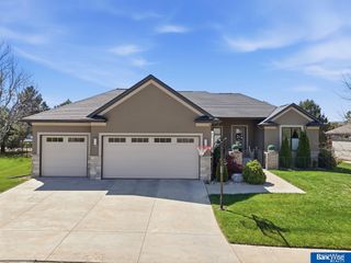 9333 Blackwood Avenue, Lincoln, NE 68526