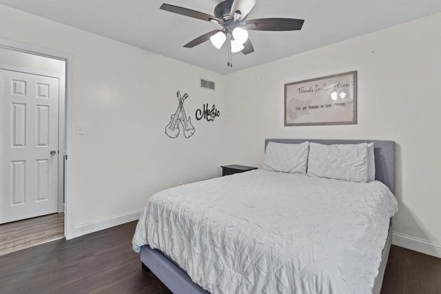 W310S2748 Wild Rose LANE, Waukesha, WI 53188