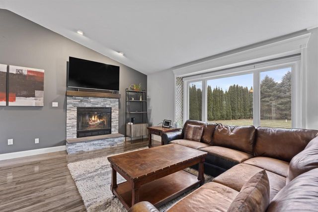 W310S2748 Wild Rose LANE, Waukesha, WI 53188