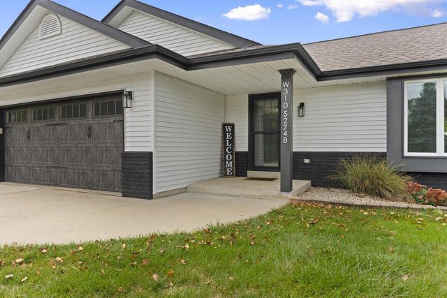 W310S2748 Wild Rose LANE, Waukesha, WI 53188