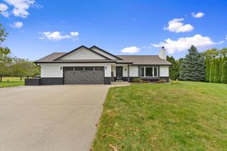 W310S2748 Wild Rose LANE, Waukesha, WI 53188