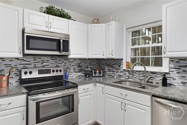 475 Shadowbrook Circle, Springfield, GA 31329