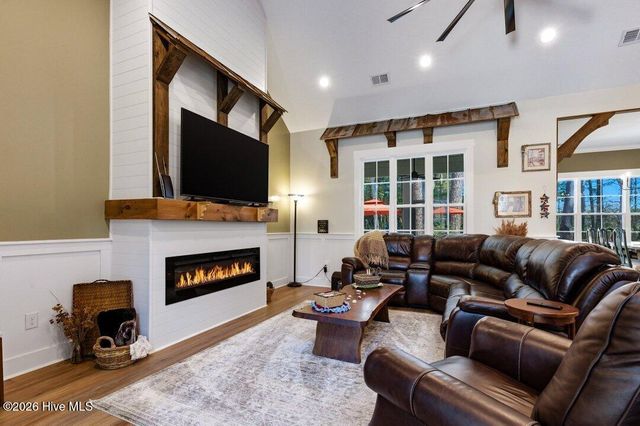 1220 N Middleton Drive NW, Calabash, NC 28467