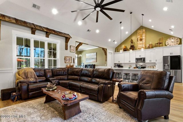 1220 N Middleton Drive NW, Calabash, NC 28467