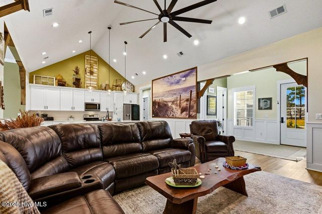 1220 N Middleton Drive NW, Calabash, NC 28467