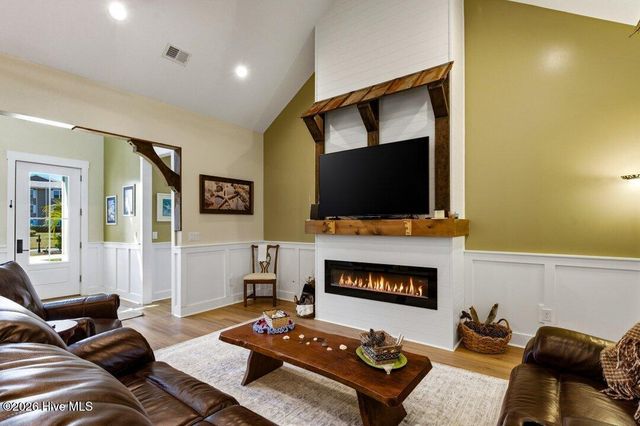 1220 N Middleton Drive NW, Calabash, NC 28467