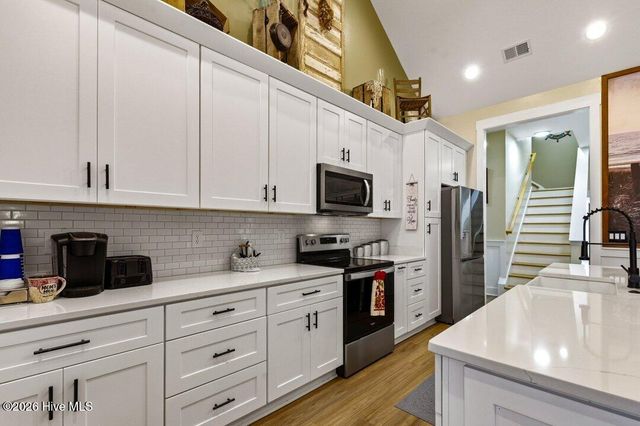 1220 N Middleton Drive NW, Calabash, NC 28467