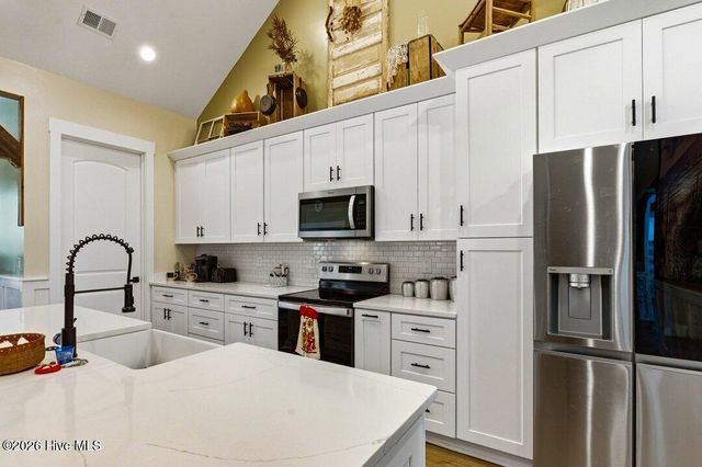 1220 N Middleton Drive NW, Calabash, NC 28467