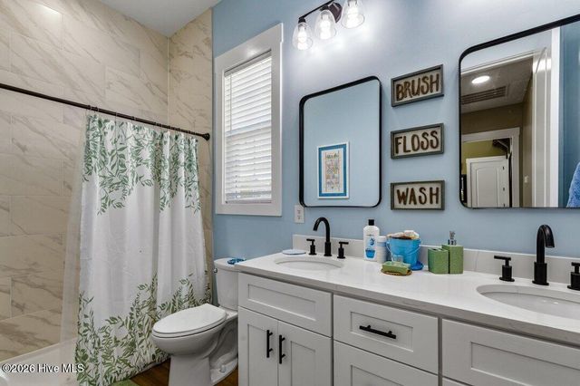 1220 N Middleton Drive NW, Calabash, NC 28467