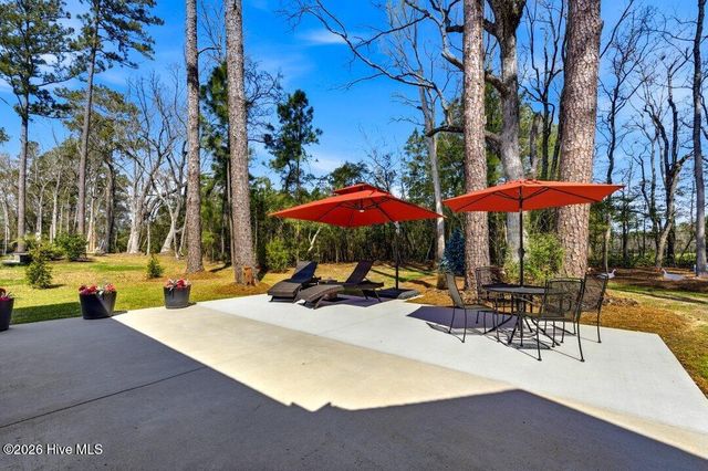 1220 N Middleton Drive NW, Calabash, NC 28467