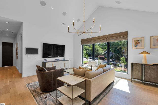 725 Bennett Street, Greenville, SC 29609