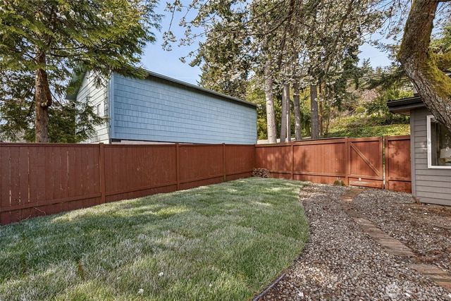 17220 Sylvester Road SW, Normandy Park, WA 98166