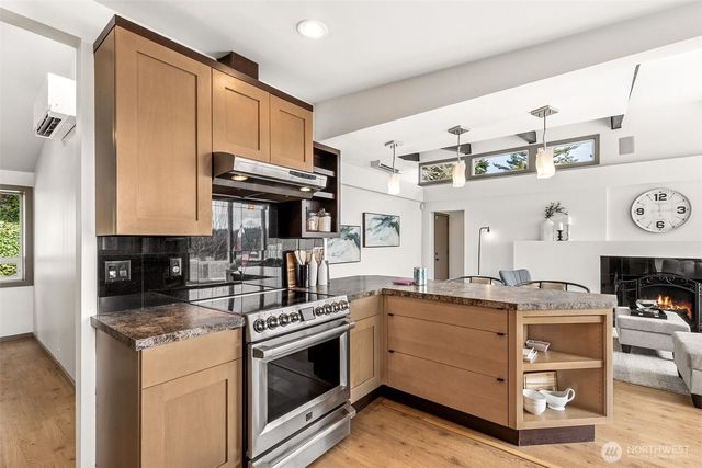 17220 Sylvester Road SW, Normandy Park, WA 98166