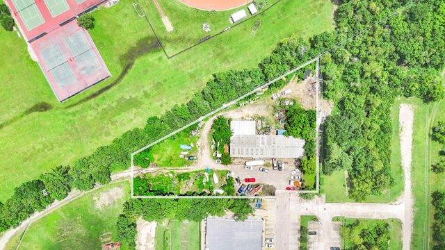 17513 El Camino Real, Houston, TX 77058