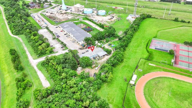 17513 El Camino Real, Houston, TX 77058