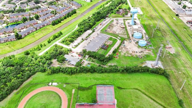 17513 El Camino Real, Houston, TX 77058