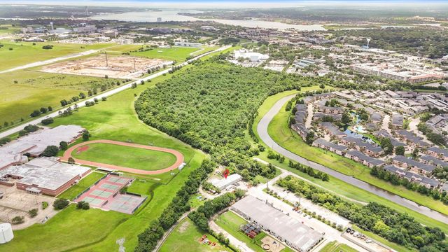 17513 El Camino Real, Houston, TX 77058