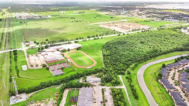 17513 El Camino Real, Houston, TX 77058