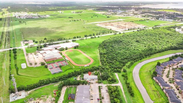 17513 El Camino Real, Houston, TX 77058