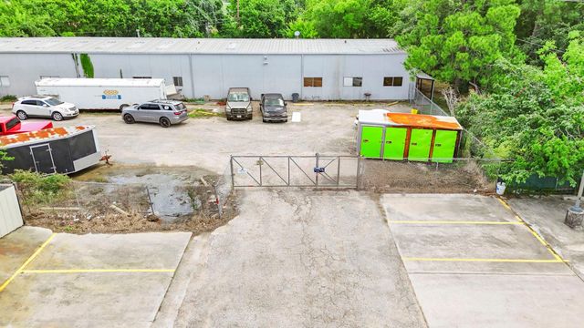 17513 El Camino Real, Houston, TX 77058