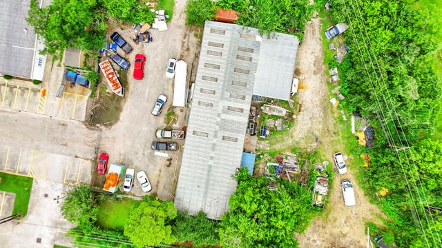 17513 El Camino Real, Houston, TX 77058