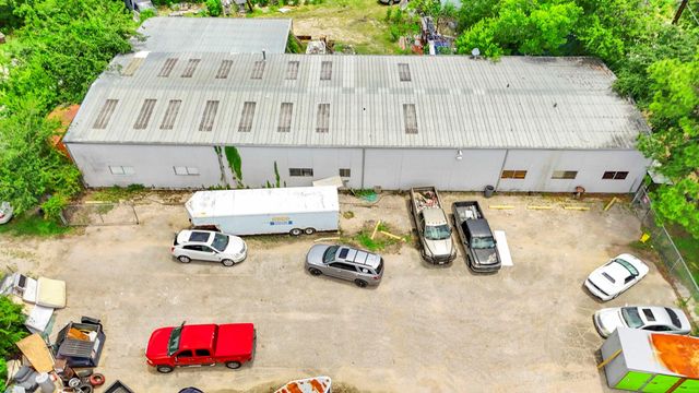 17513 El Camino Real, Houston, TX 77058