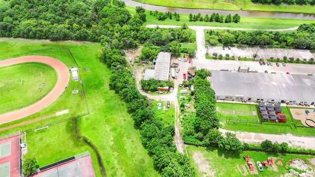 17513 El Camino Real, Houston, TX 77058