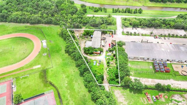 17513 El Camino Real, Houston, TX 77058