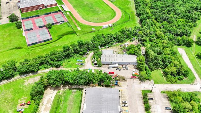 17513 El Camino Real, Houston, TX 77058