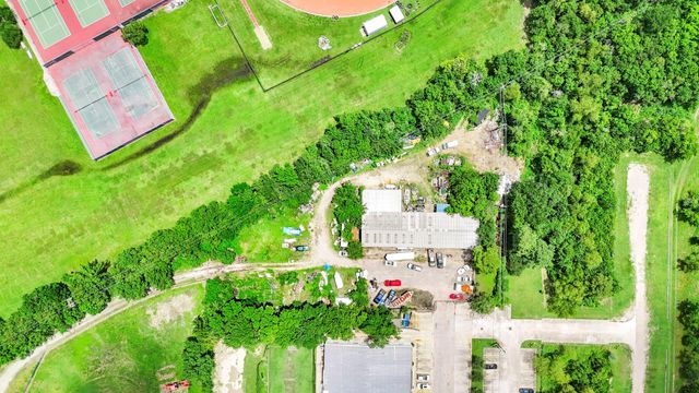 17513 El Camino Real, Houston, TX 77058