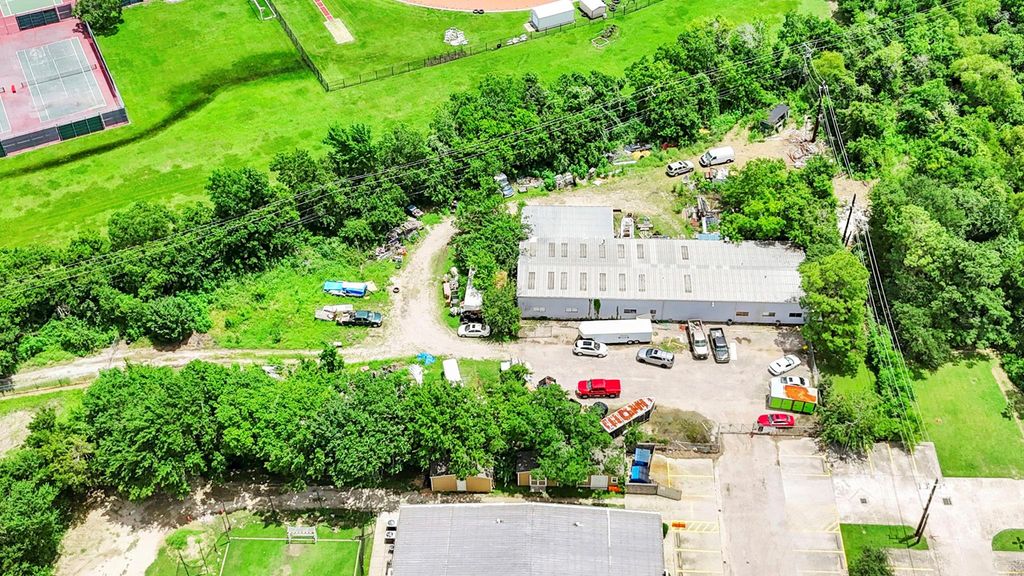 17513 El Camino Real, Houston, TX 77058