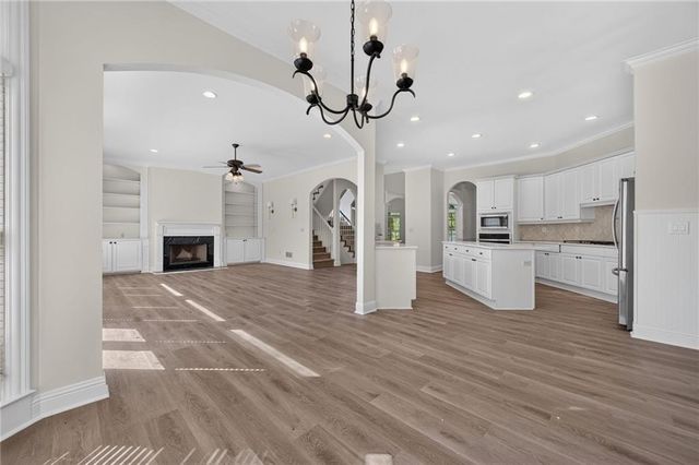 8425 Edwardton Drive, Roswell, GA 30076