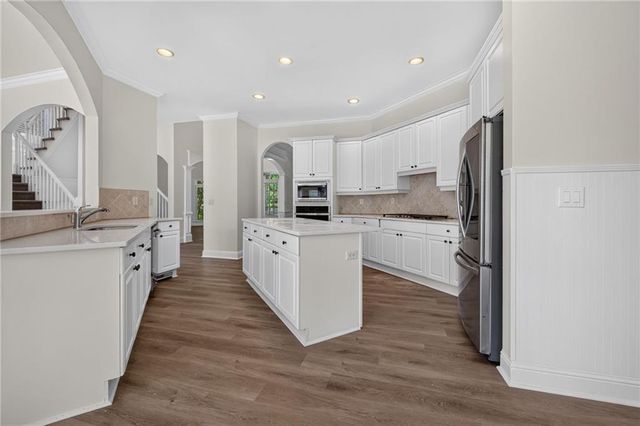 8425 Edwardton Drive, Roswell, GA 30076