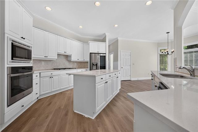 8425 Edwardton Drive, Roswell, GA 30076