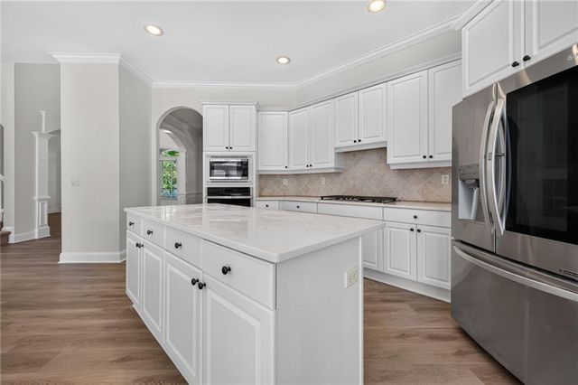 8425 Edwardton Drive, Roswell, GA 30076