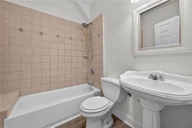 8425 Edwardton Drive, Roswell, GA 30076