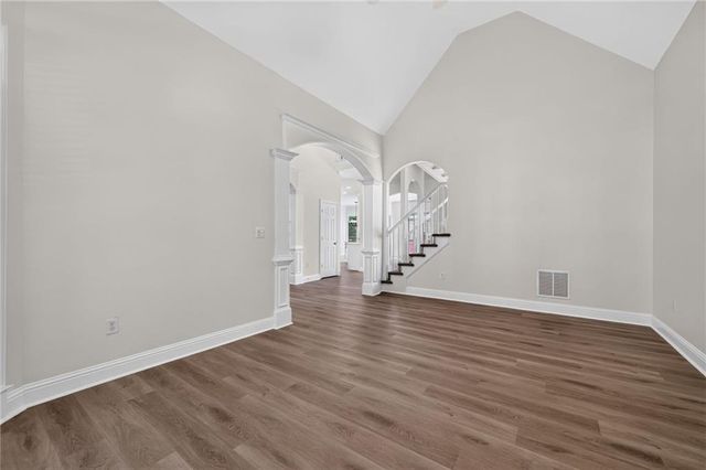 8425 Edwardton Drive, Roswell, GA 30076