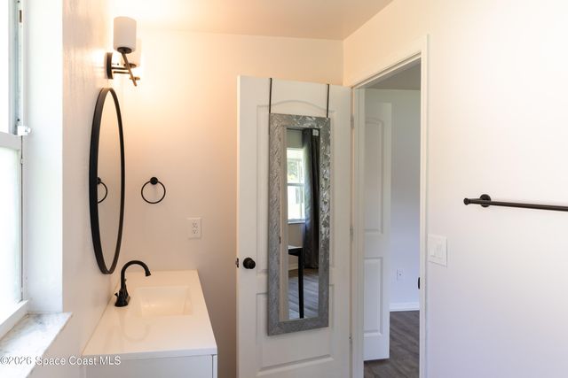 1572 Holbrook Road NW, Palm Bay, FL 32907