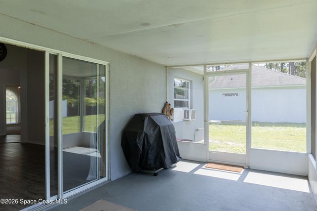 1572 Holbrook Road NW, Palm Bay, FL 32907