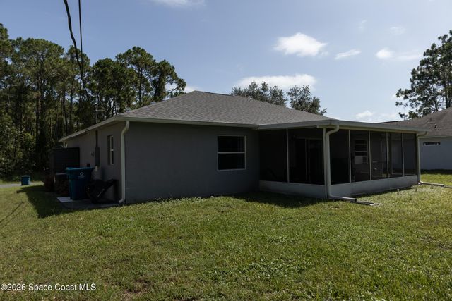 1572 Holbrook Road NW, Palm Bay, FL 32907