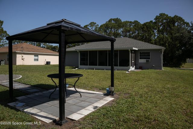 1572 Holbrook Road NW, Palm Bay, FL 32907