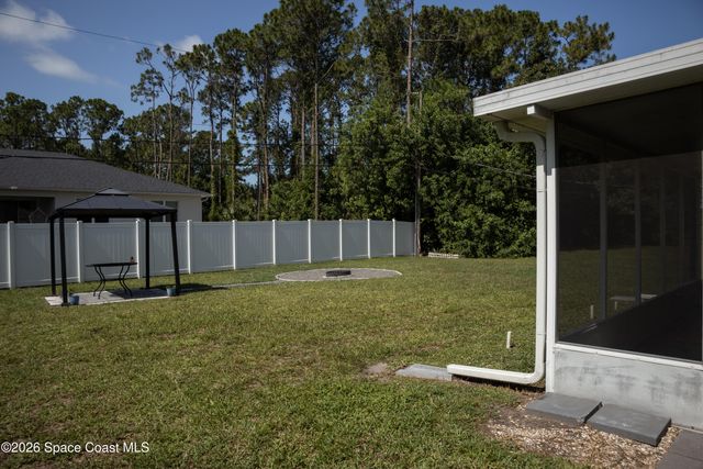 1572 Holbrook Road NW, Palm Bay, FL 32907