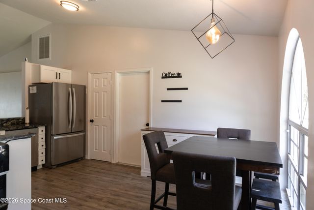 1572 Holbrook Road NW, Palm Bay, FL 32907
